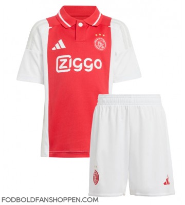 Ajax Hjemmebanetrøje Børn 2024-25 Kortærmet (+ Korte bukser)